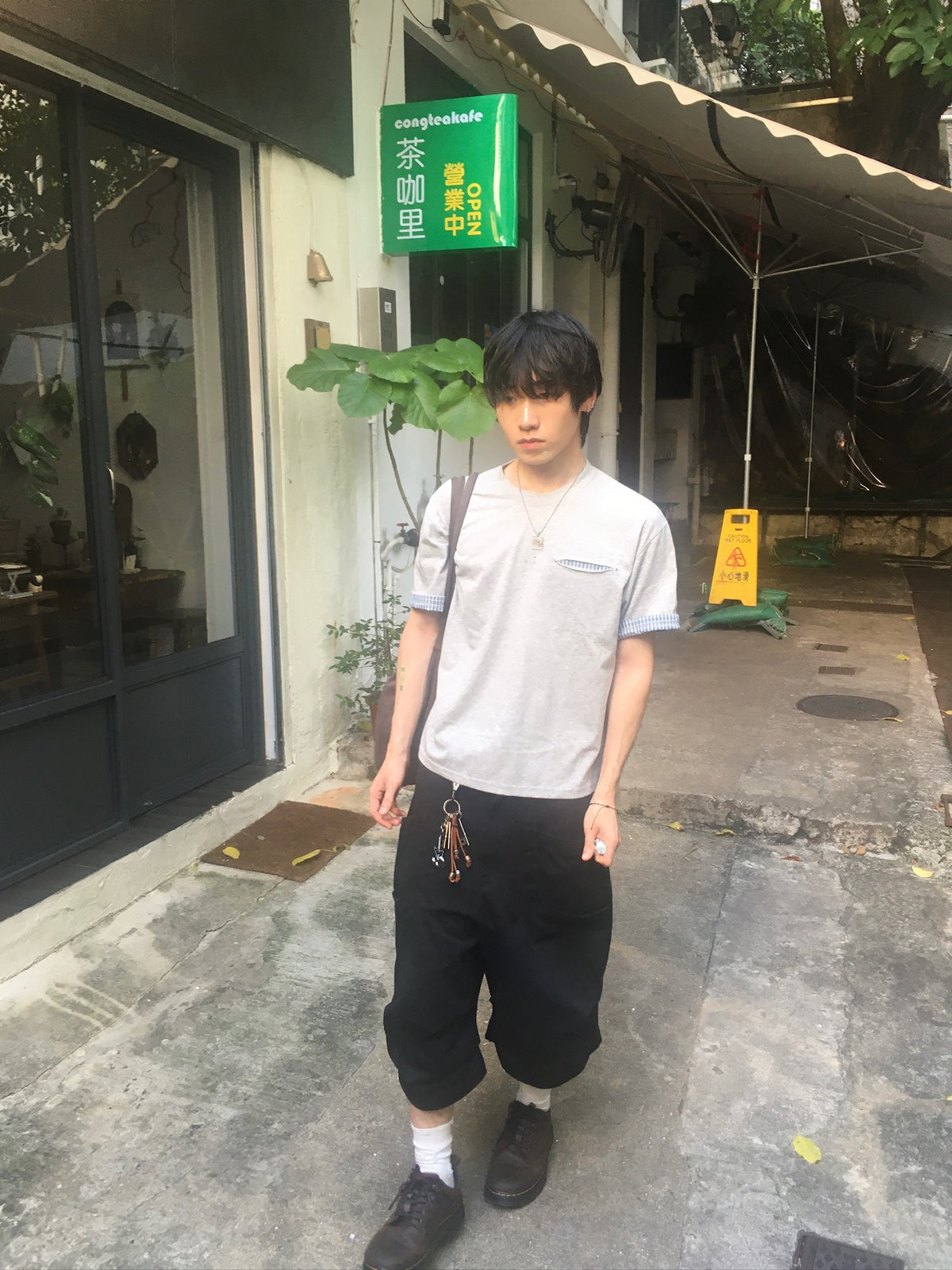 pleated hem half pants (black)
