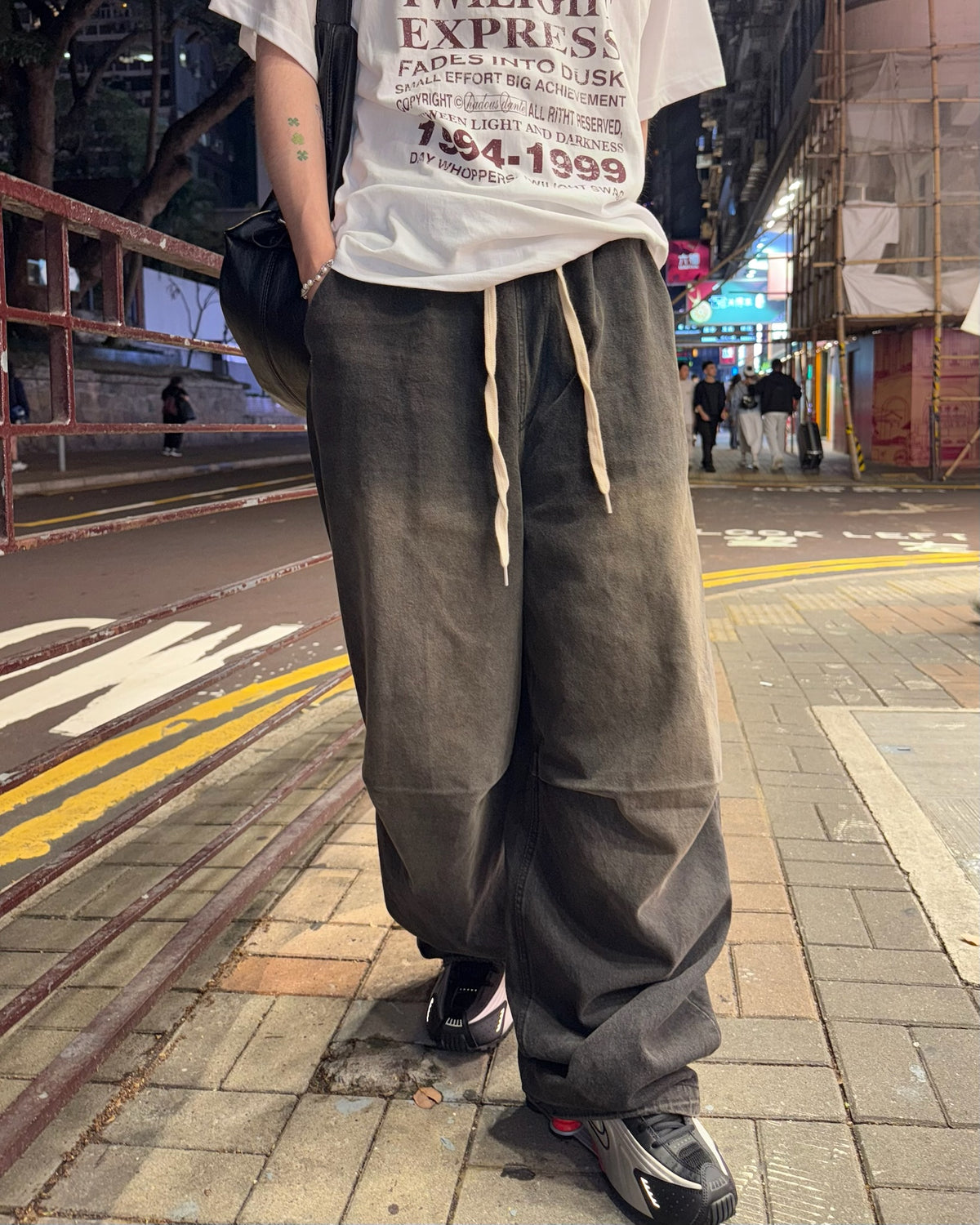 washed string wide jeans (black)