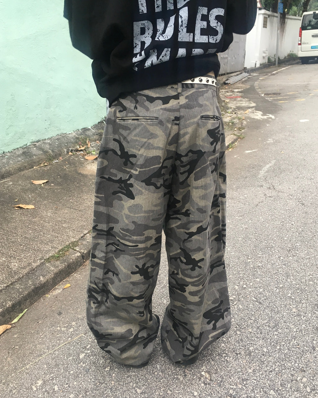 camo baggy pants (women wear)