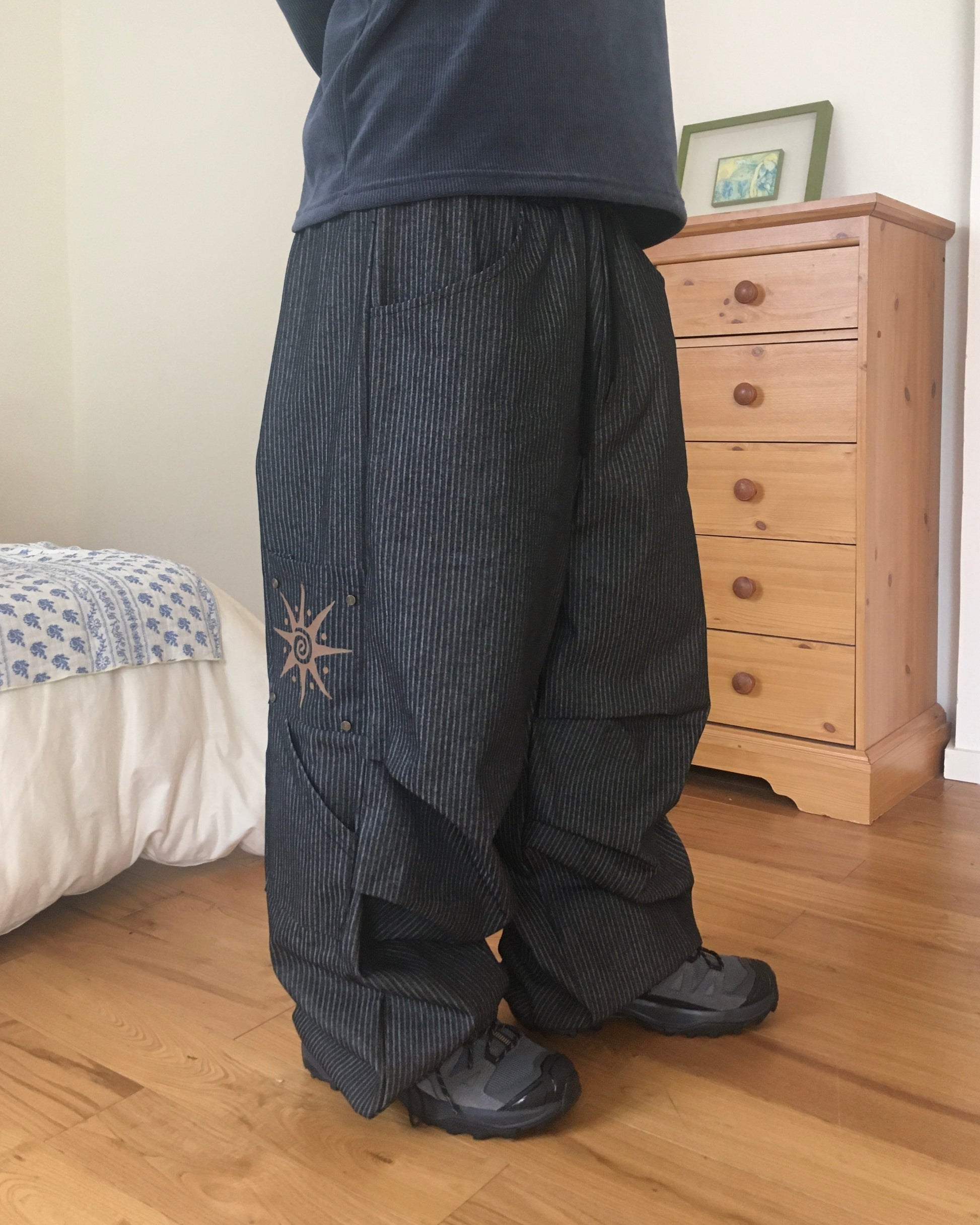 sun striped pants (black)