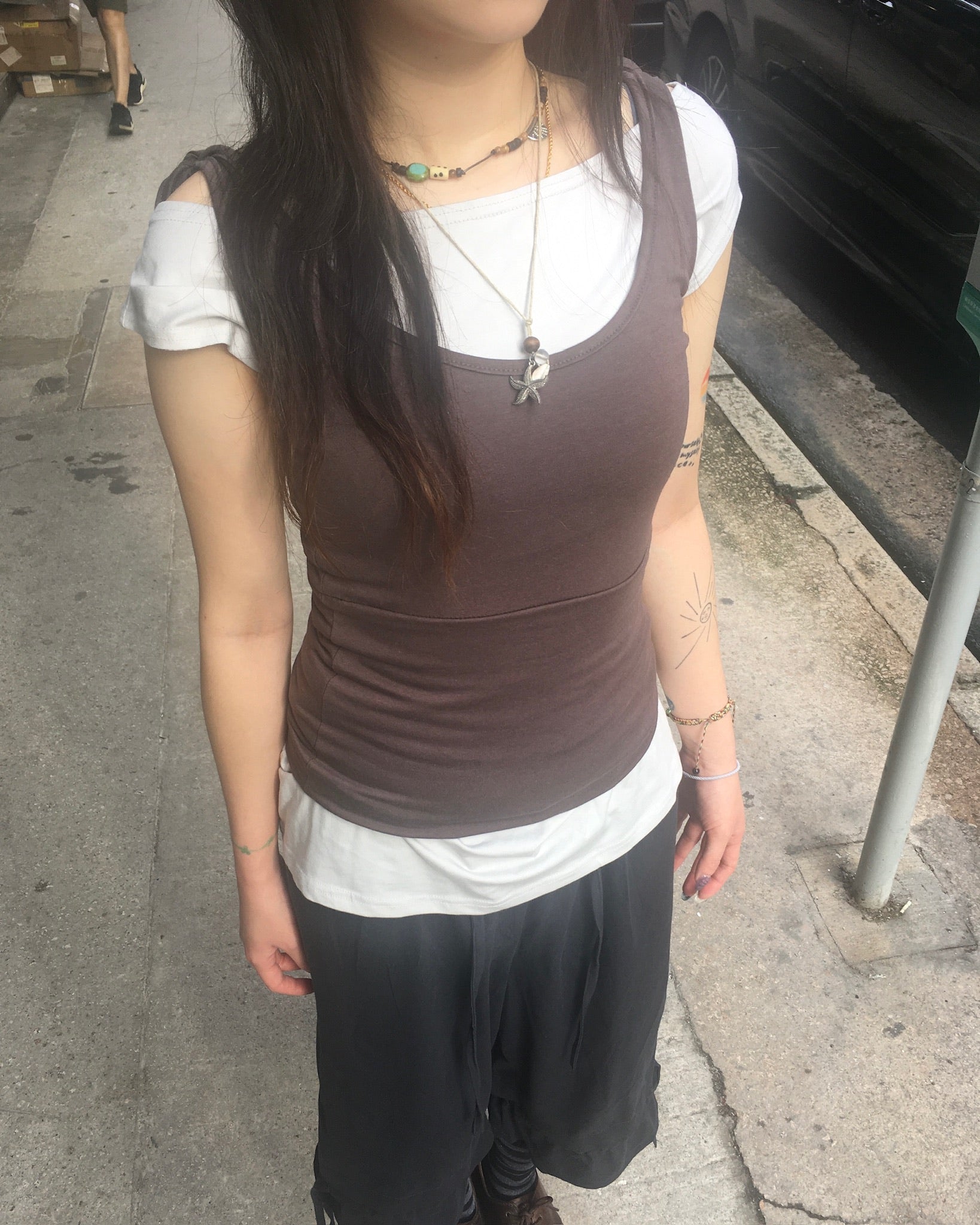 two-piece layered tee (brown/light grey)
