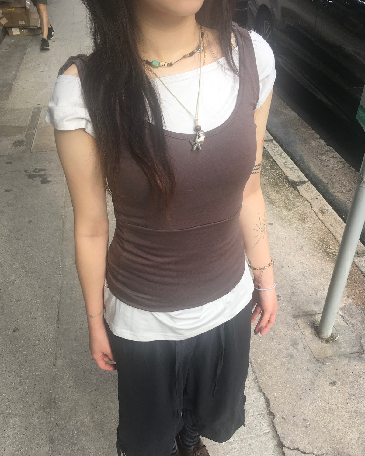 two-piece layered tee (brown/light grey)