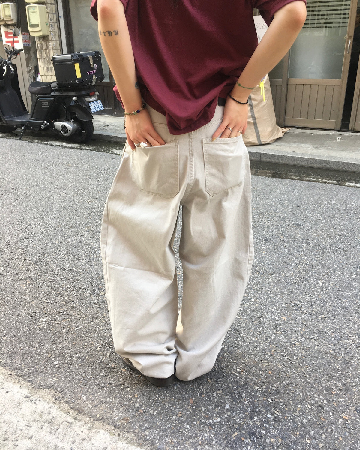 wavy chino pants (ivory)