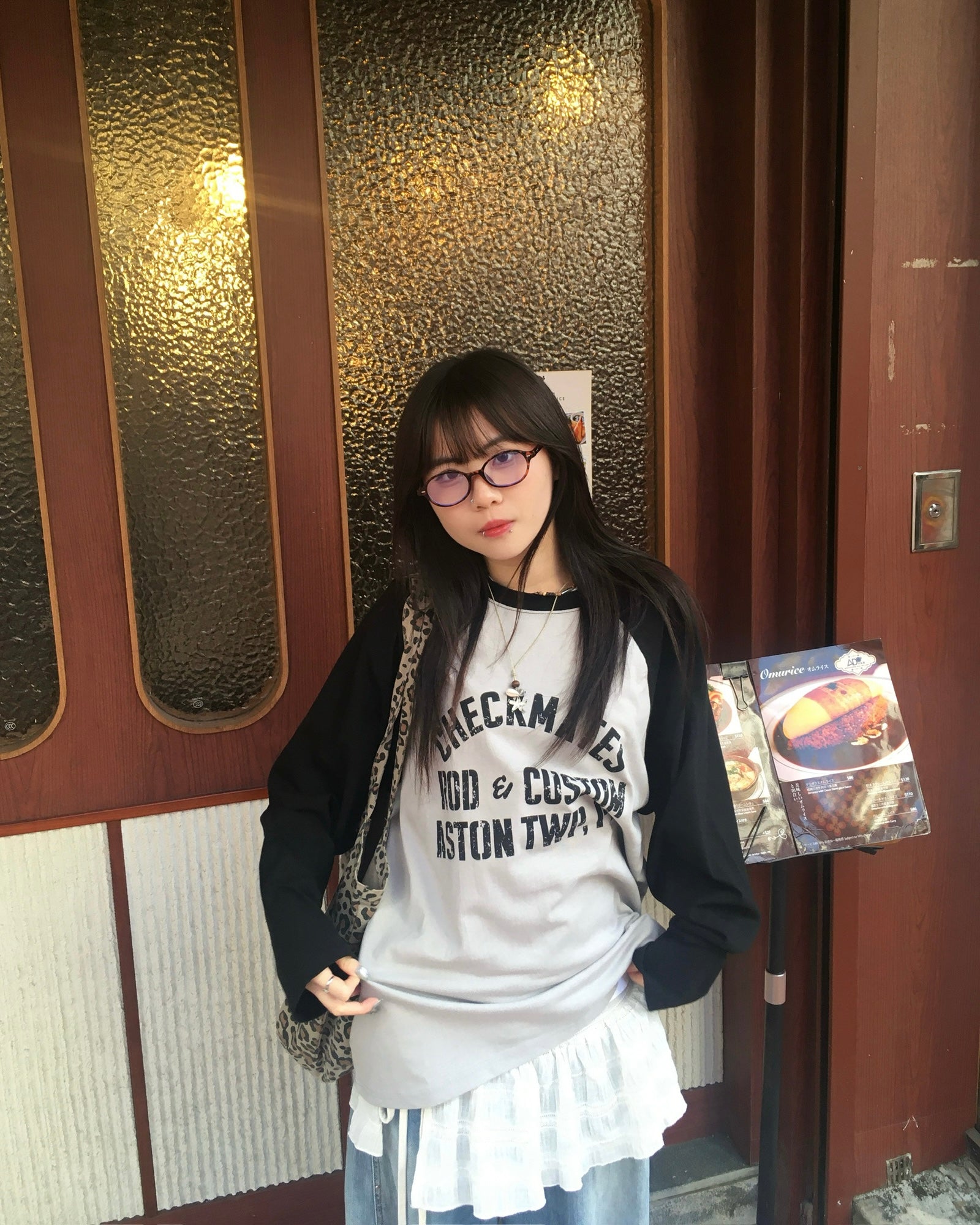 checkmates raglan tee (black/grey)