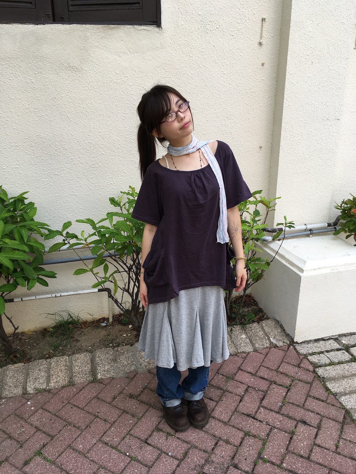 gathered neck pocket tee (purple)