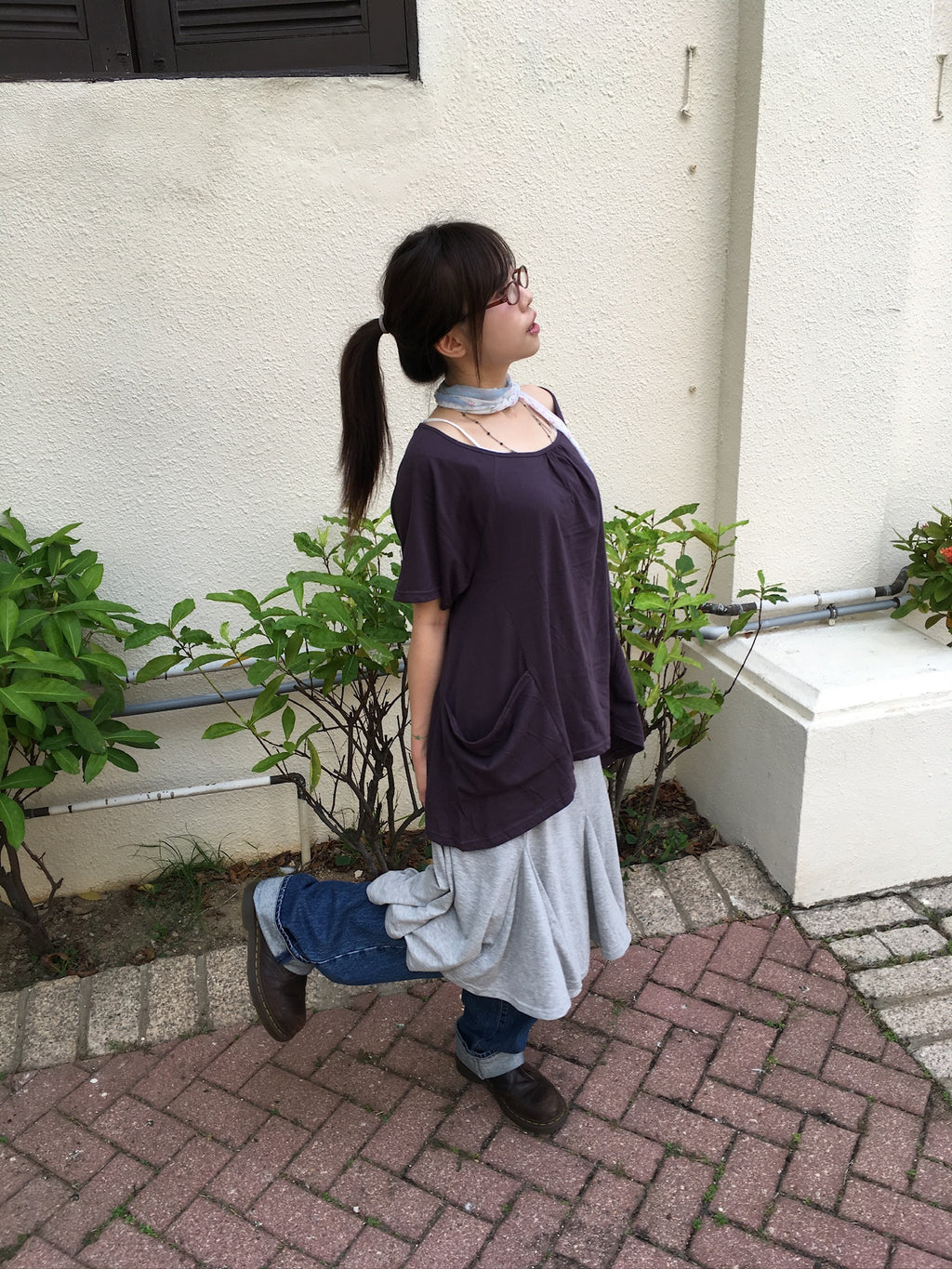 gathered neck pocket tee (purple)