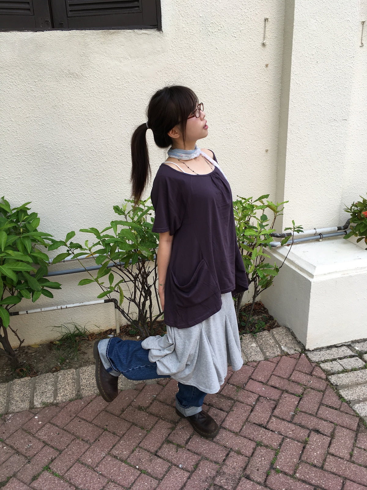 gathered neck pocket tee (purple)
