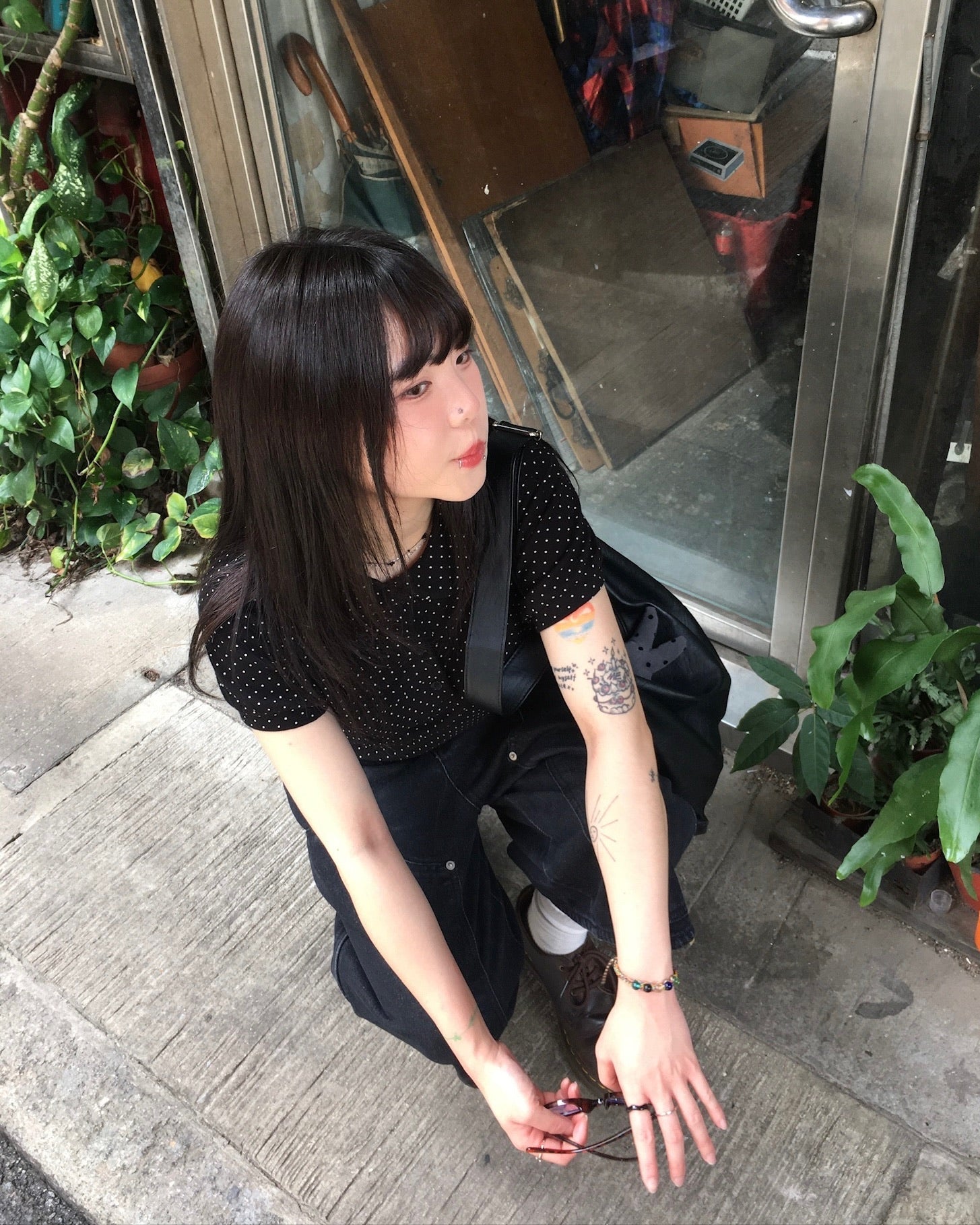 dot rounded puff tee (black)