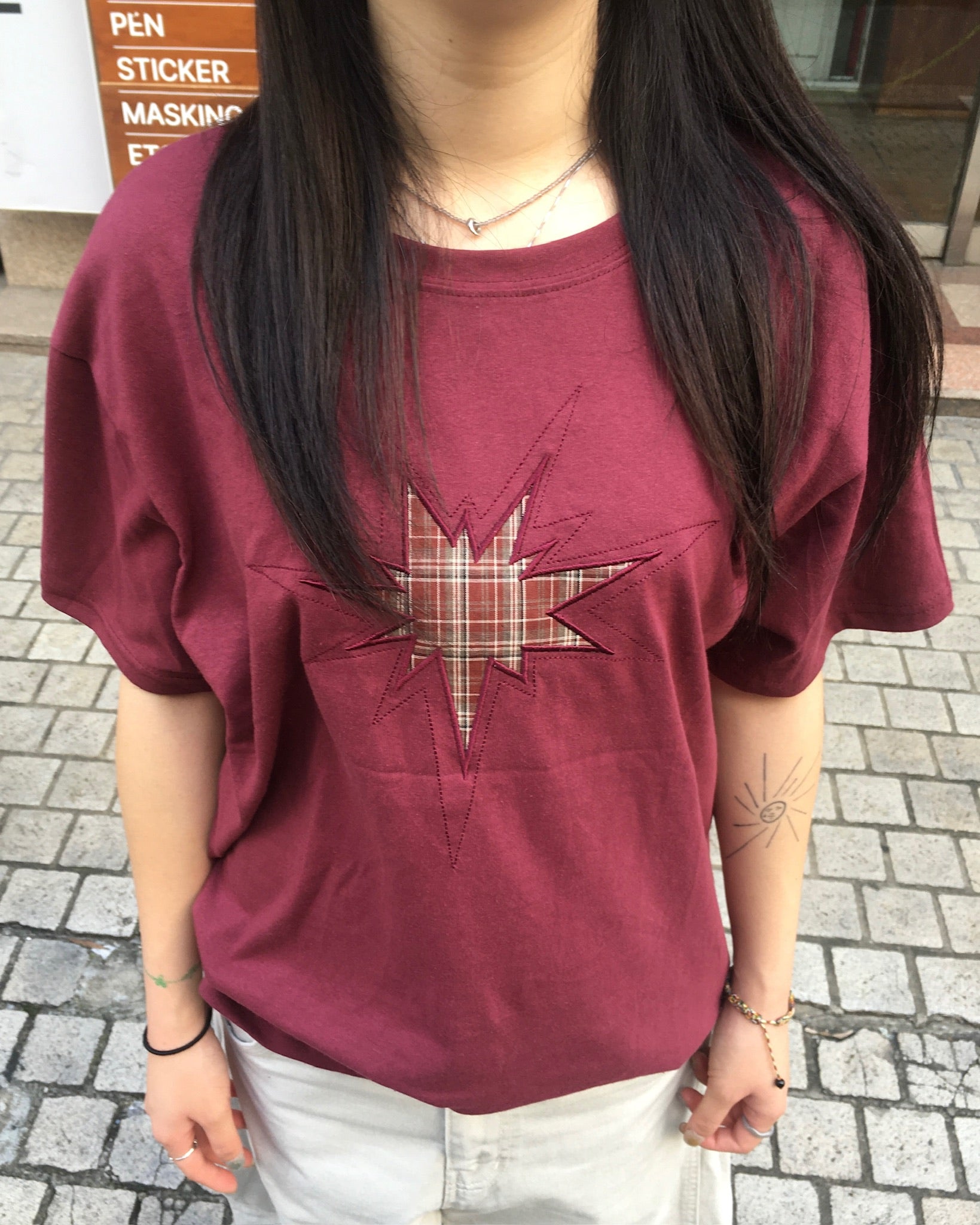 checked star crop tee (red)