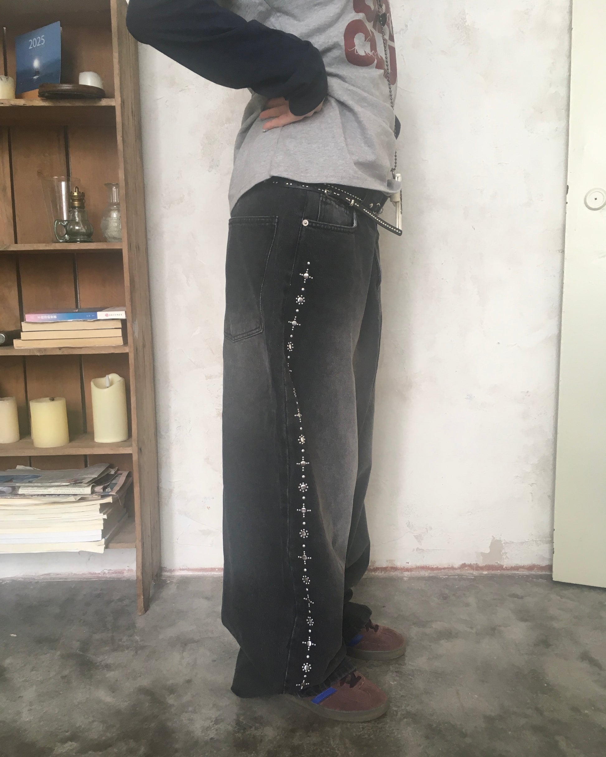 studded balloon jeans (black)