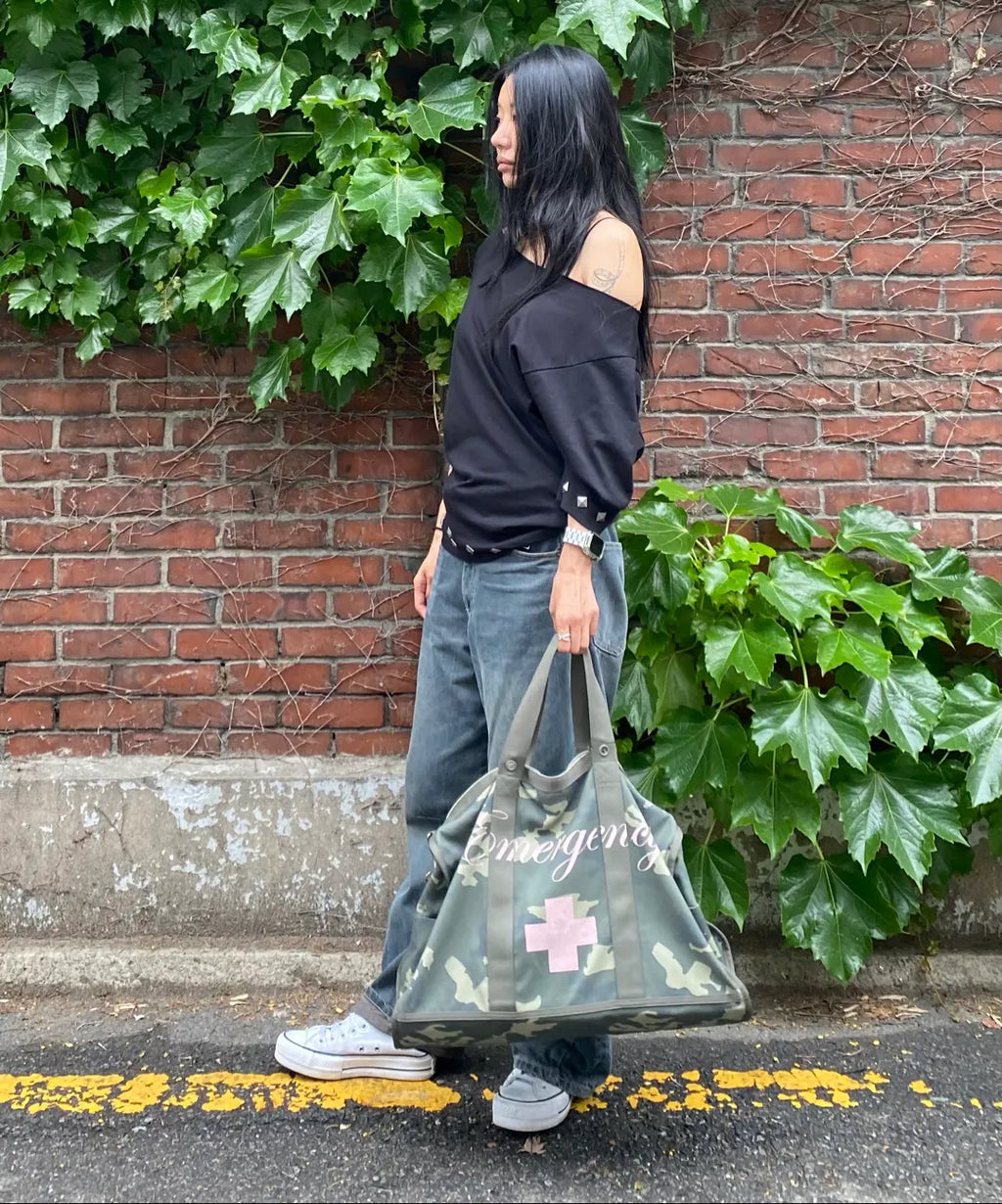 【𝘱𝘳𝘦-𝘰𝘳𝘥𝘦𝘳】SCULPTOR Stud Half Sleeve Sweatshirt Black