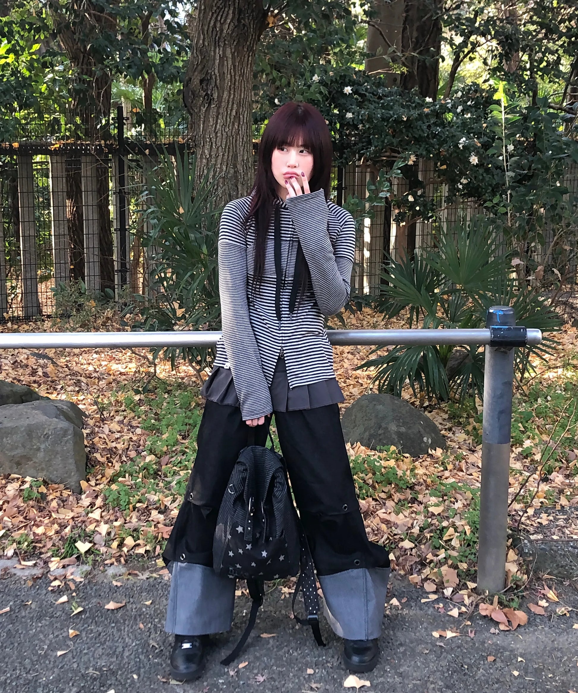 HUGYOURSKIN CHIN DENIM PANTS (BLACK)