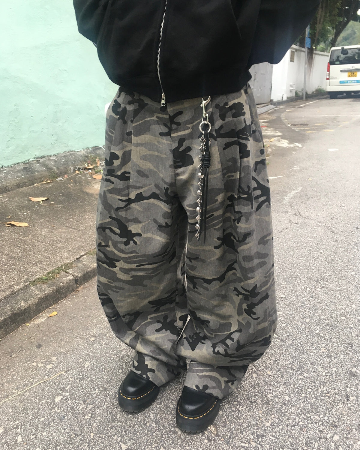 camo baggy pants (women wear)