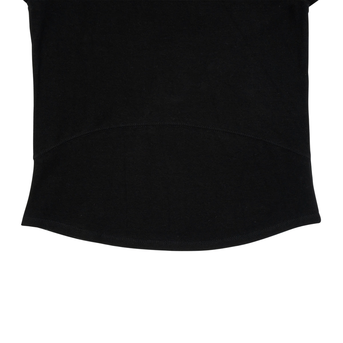TCM MINI LOGO CURVED TEE (BLACK)