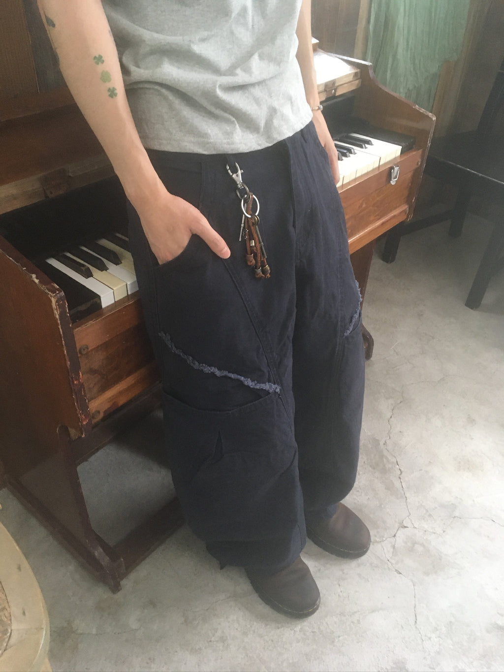 hem button cargo pants (navy)
