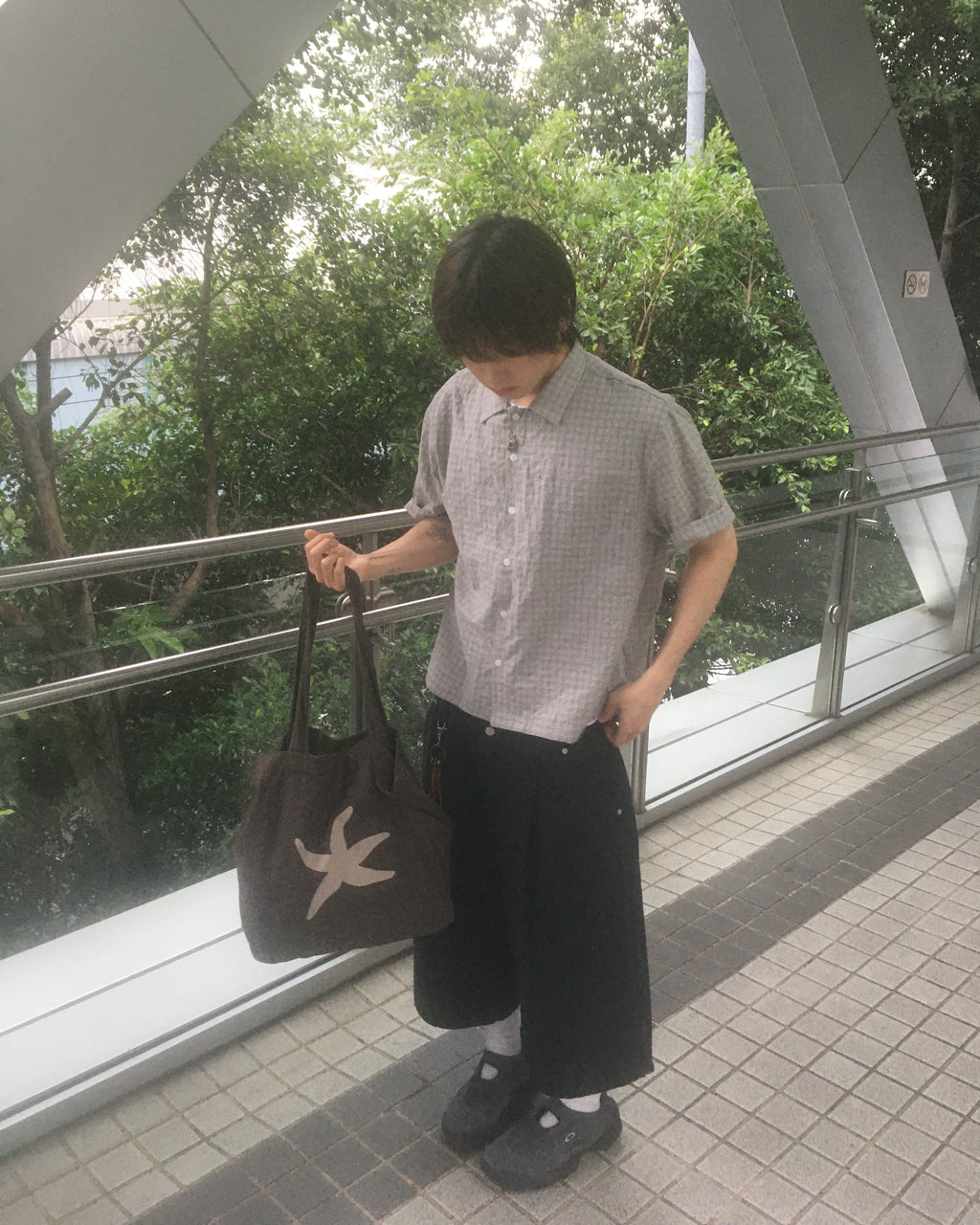 pin tuck bermuda pants (black)