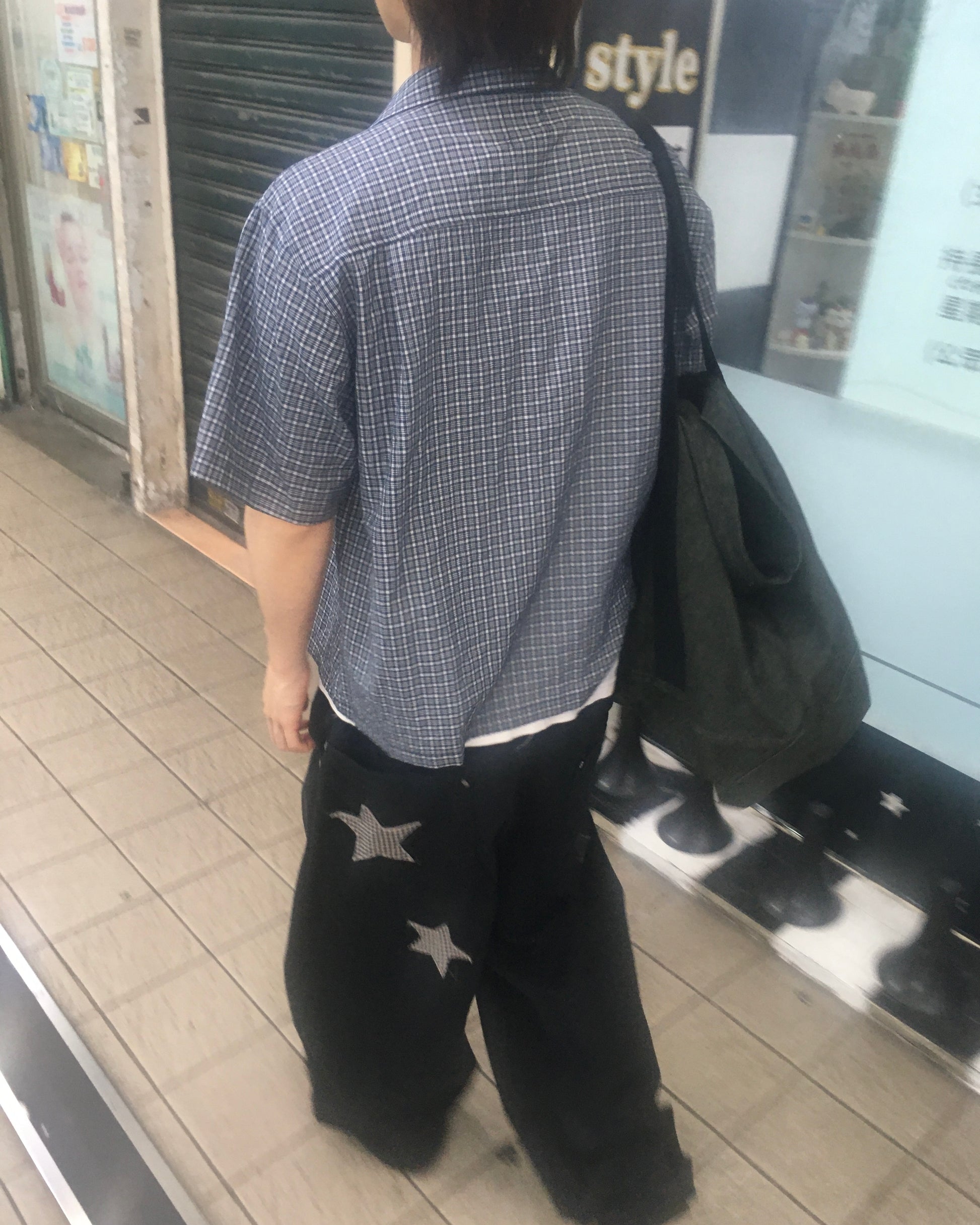 checked v-neck crop shirt (navy)