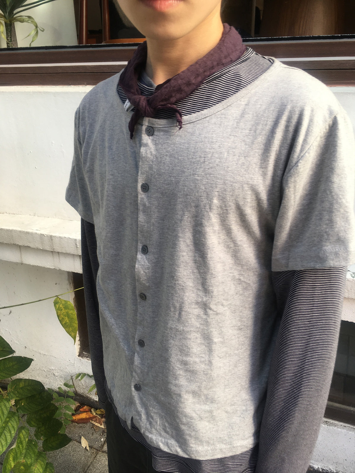 mock layer button tee (grey)