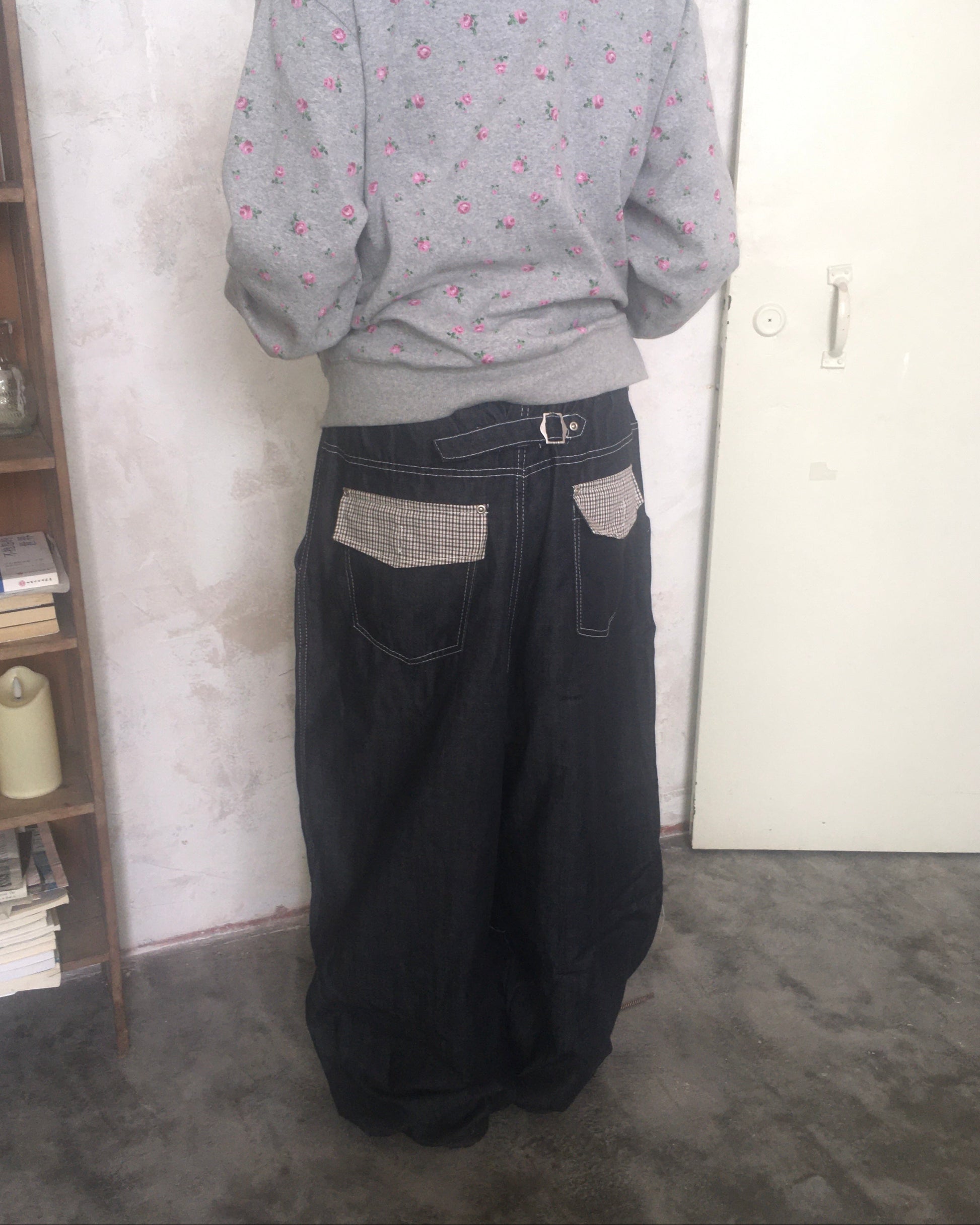 checked cinch back pants (navy)