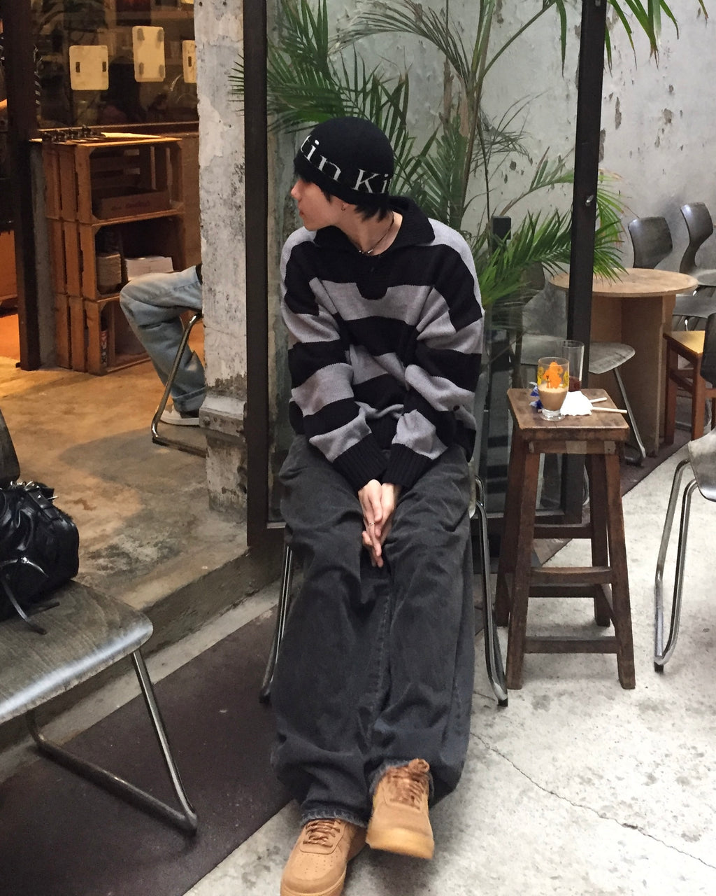 V neck stripe knit polo