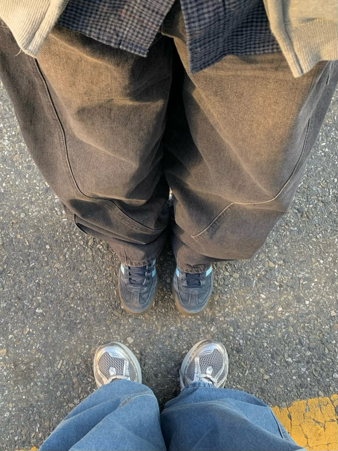 curved wide jeans