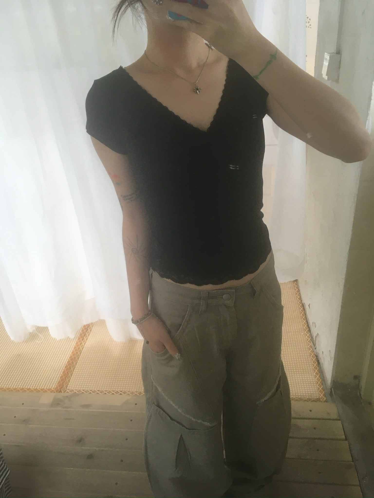 lace trim slim tee (black)