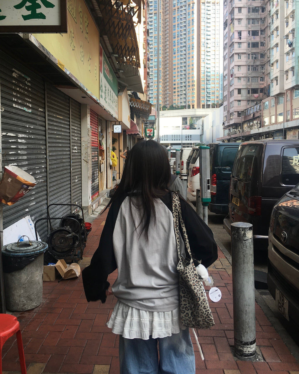 checkmates raglan tee (black/grey)