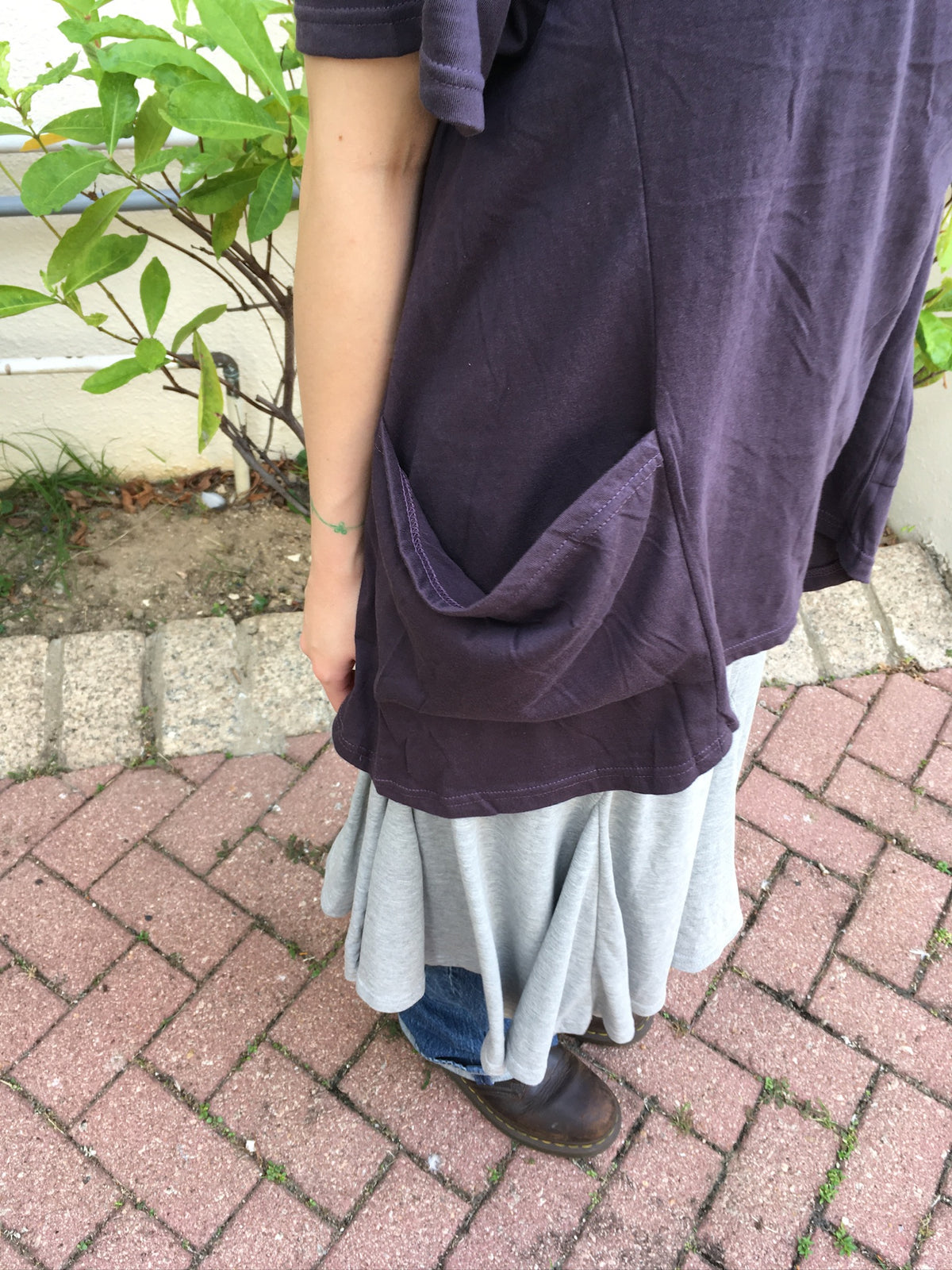 gathered neck pocket tee (purple)