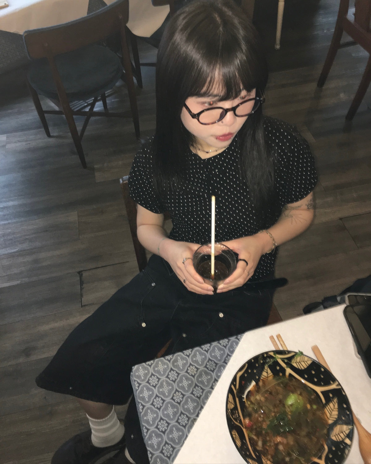 dot rounded puff tee (black)