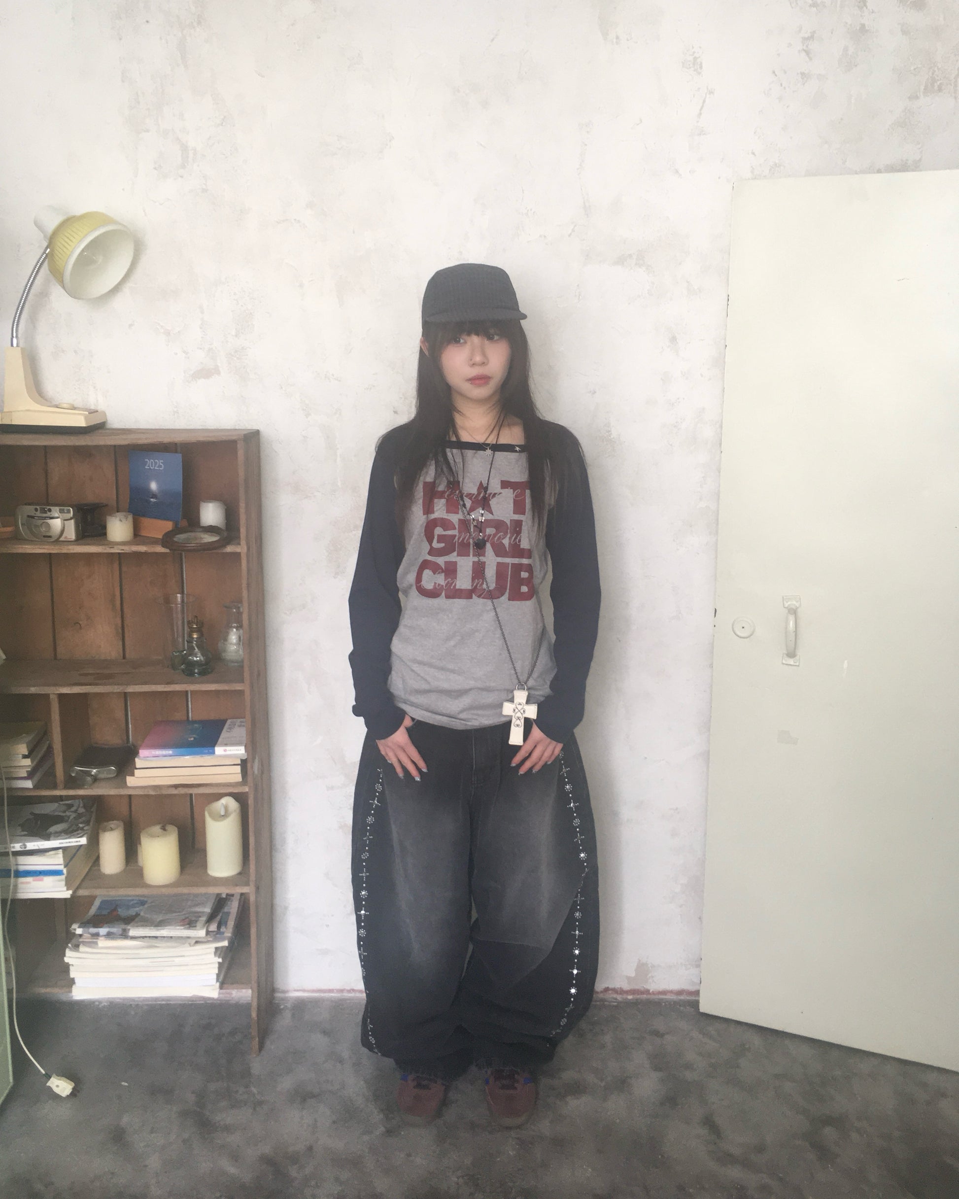 hot girl raglan tee (grey)