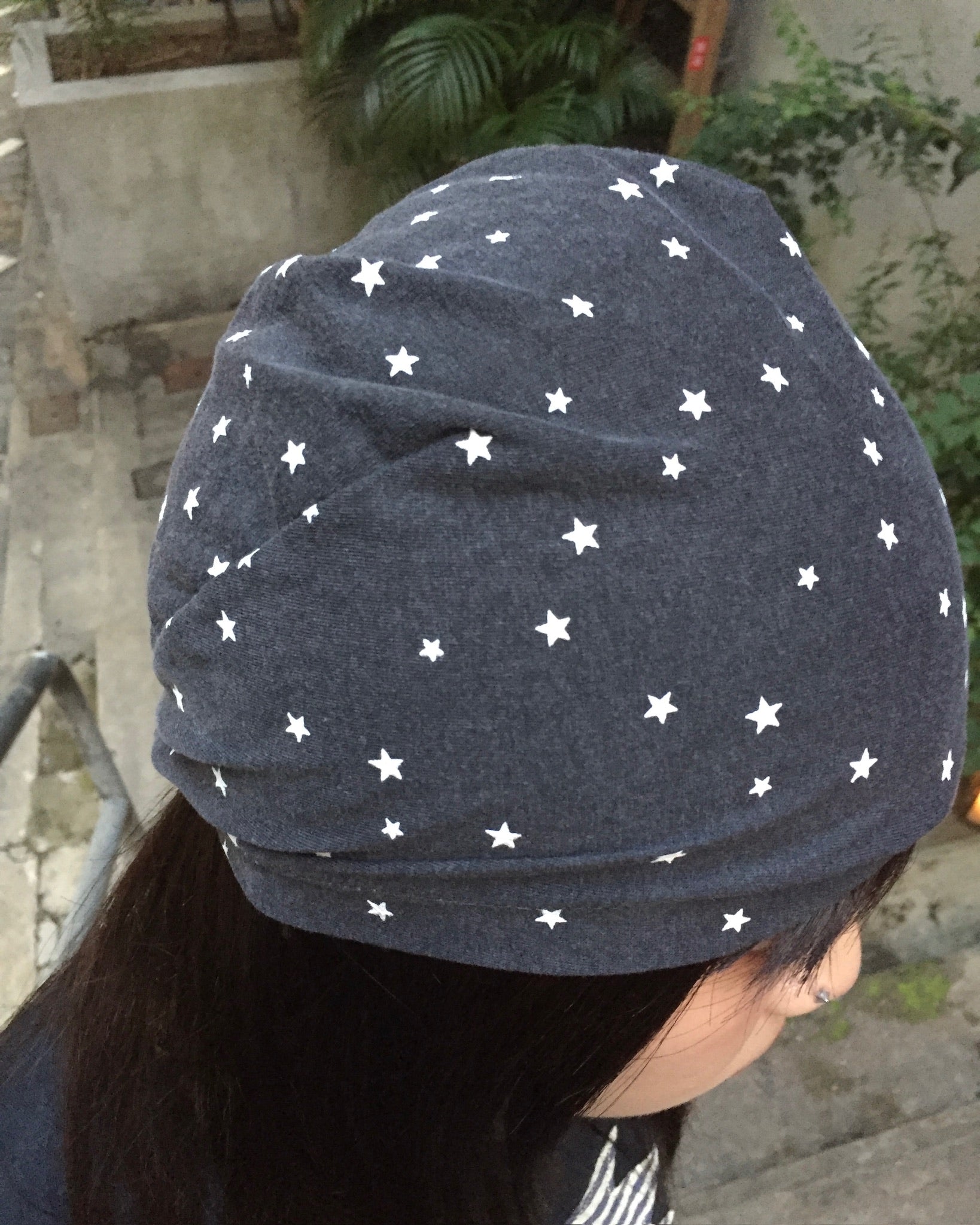 shooting star beanie (charcoal)