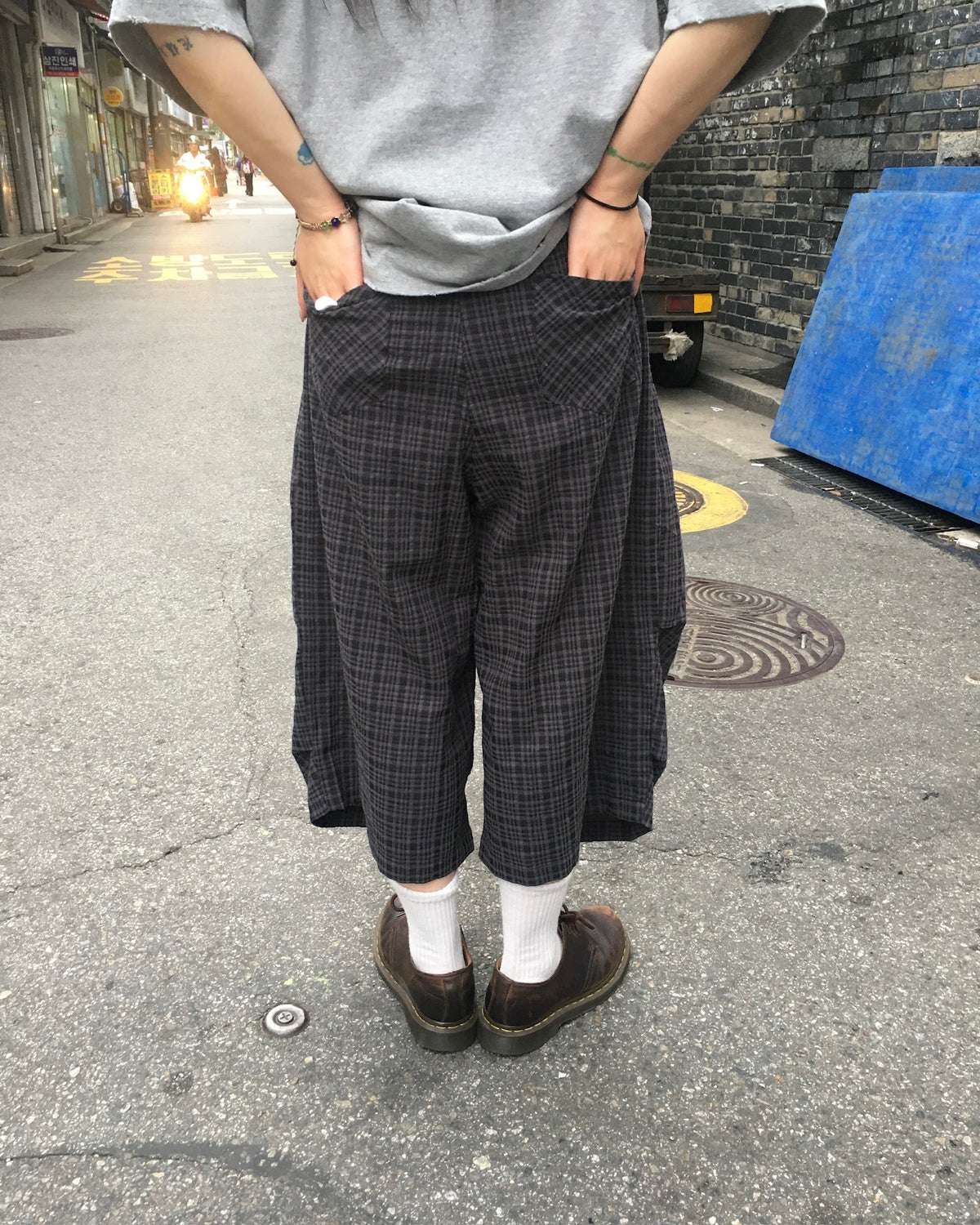 pie checked half pants (black) (women wear)