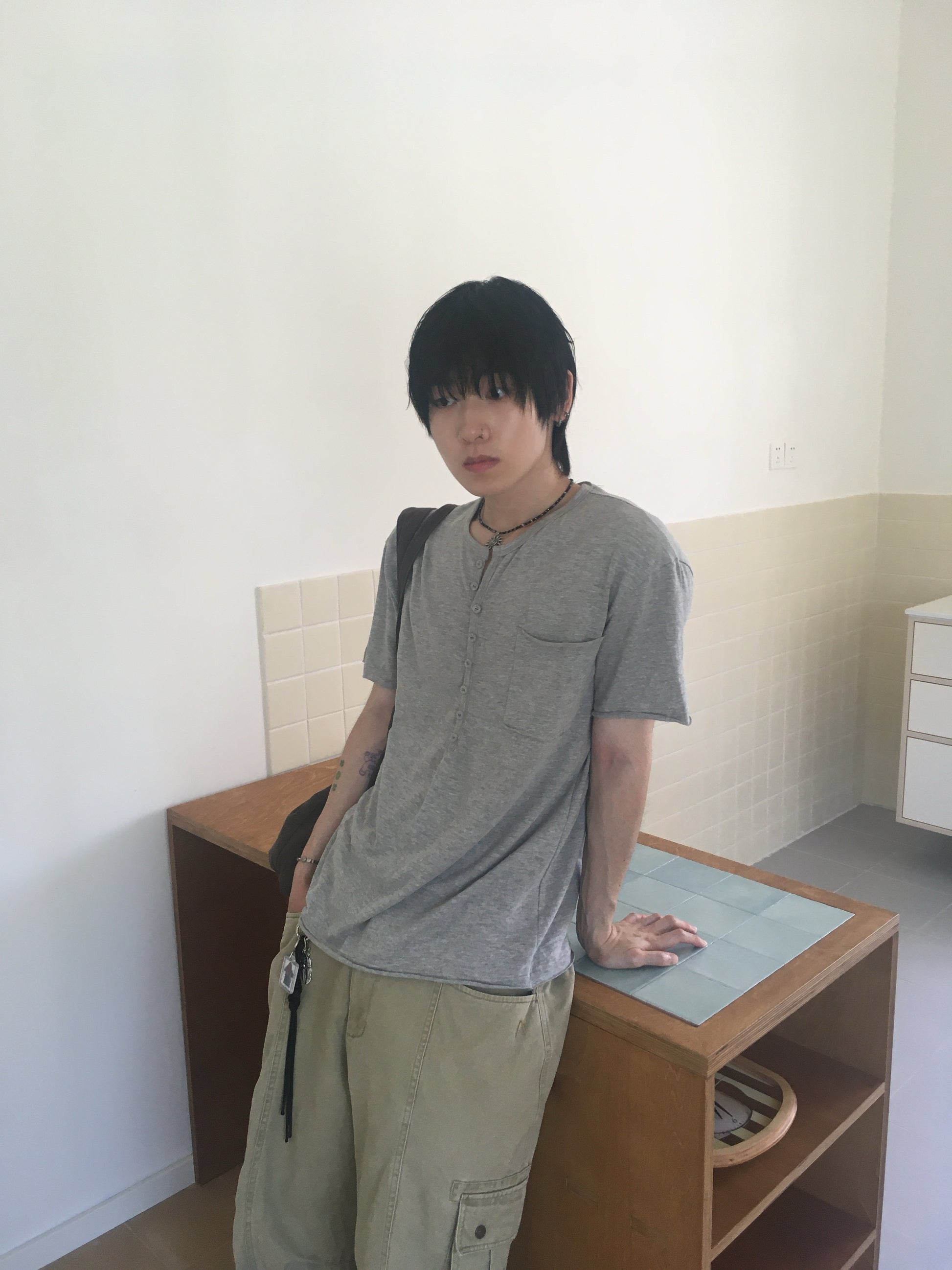 henley button tee (grey)