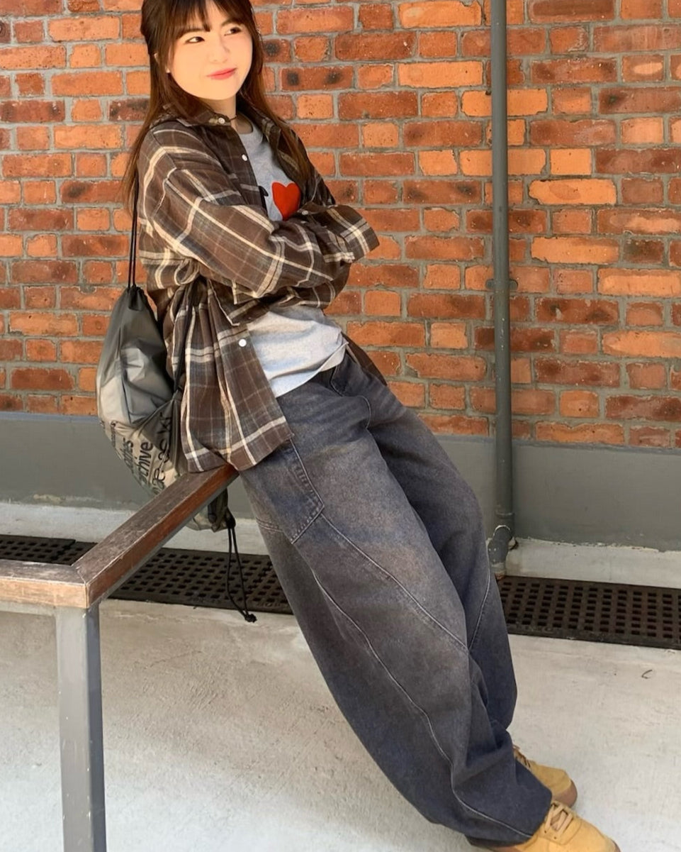 curved wide jeans