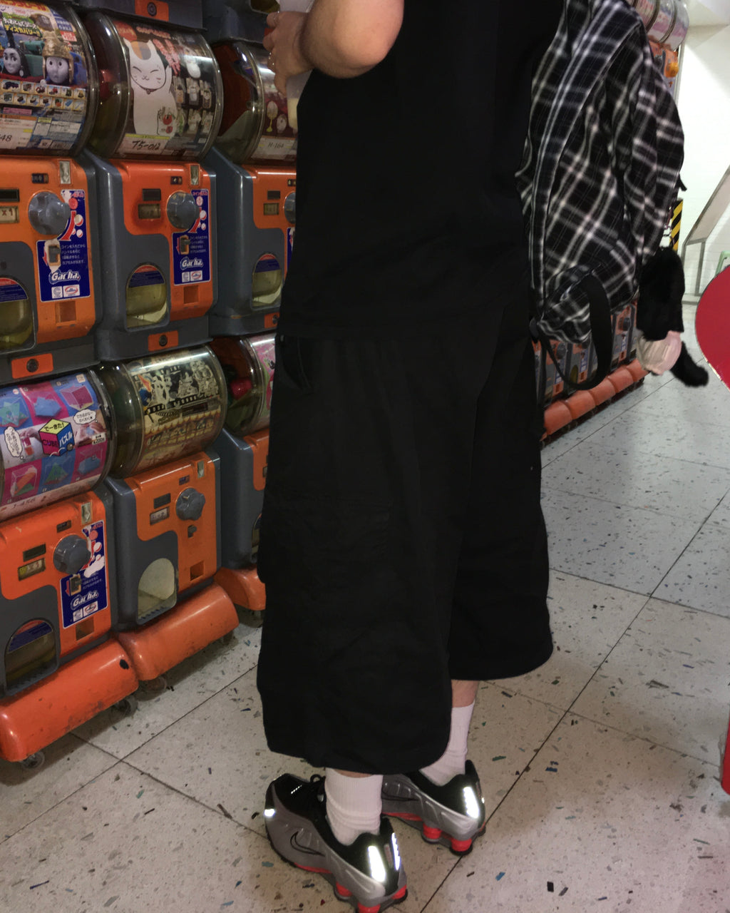 wide cut cargo bermuda pants