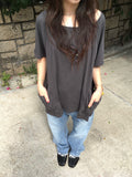 gathered neck pocket tee (charcoal)