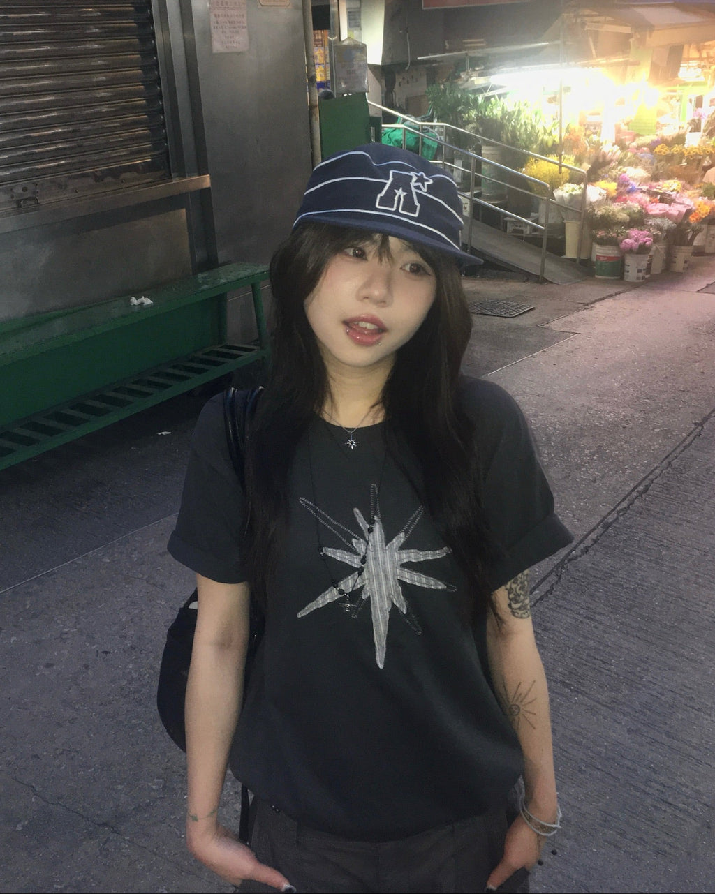 star colored crop tee (charcoal)