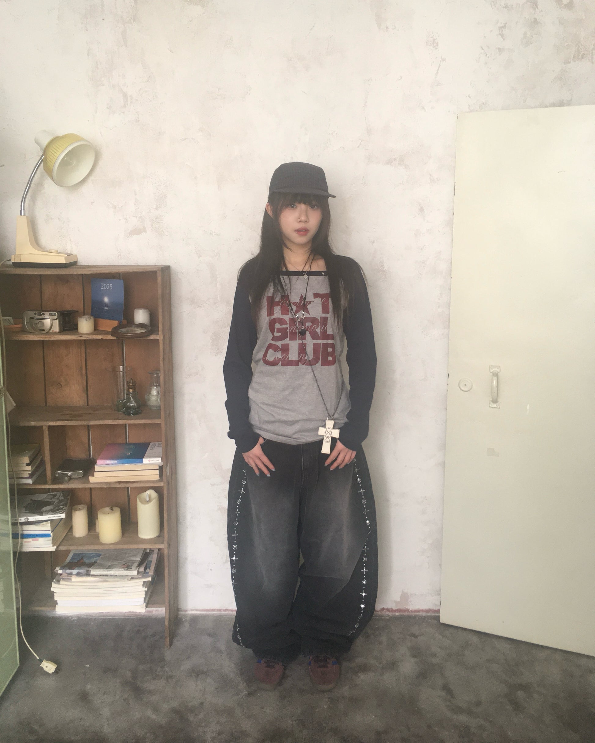 hot girl raglan tee (grey)