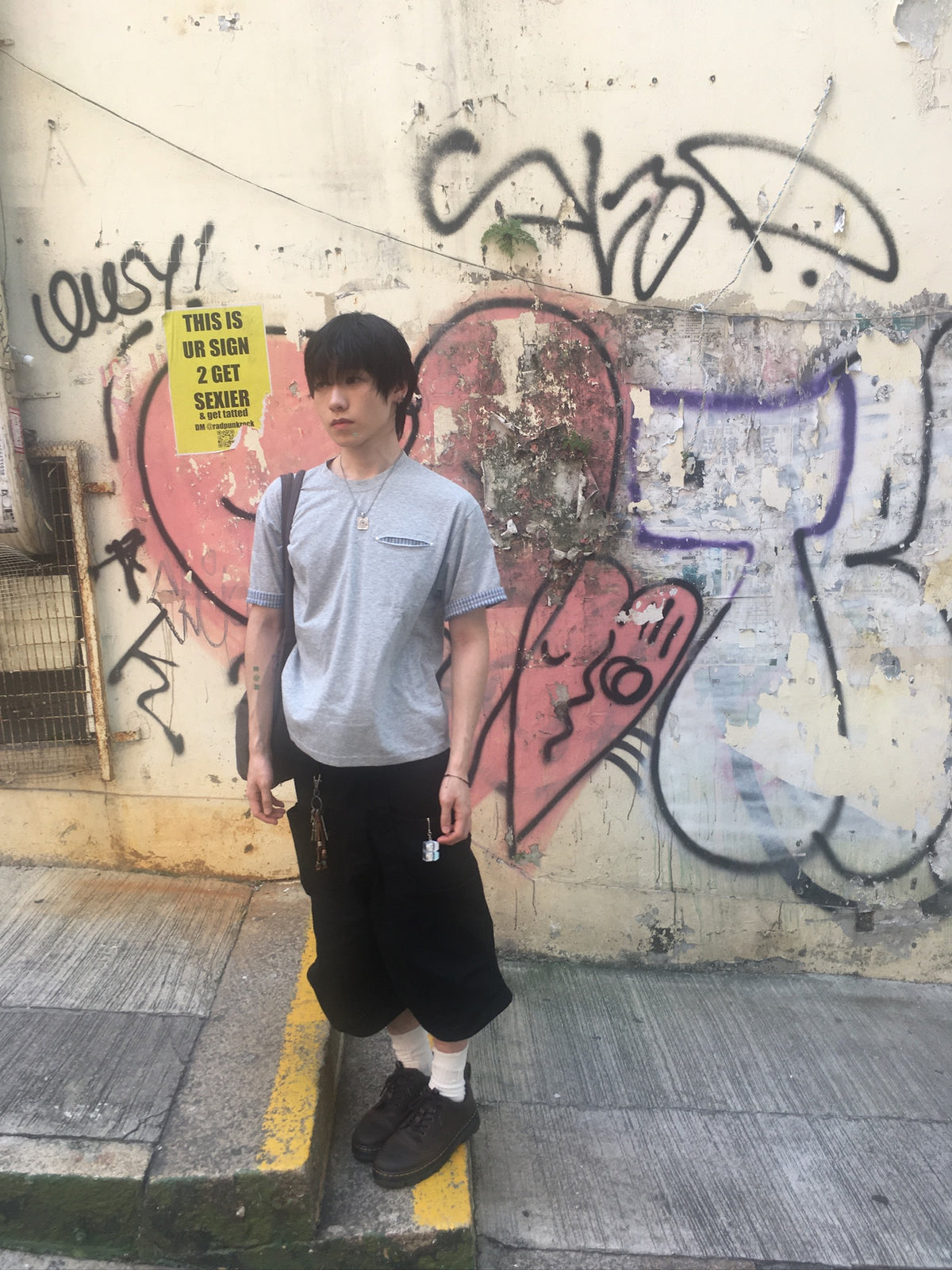 check roll-up pocket tee (grey)