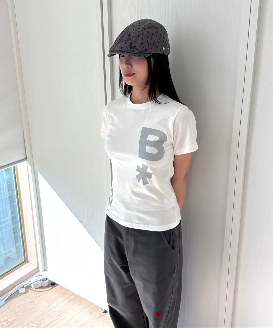 BAUF B LOGO SLIM FIT T-SHIRT (WHITE)