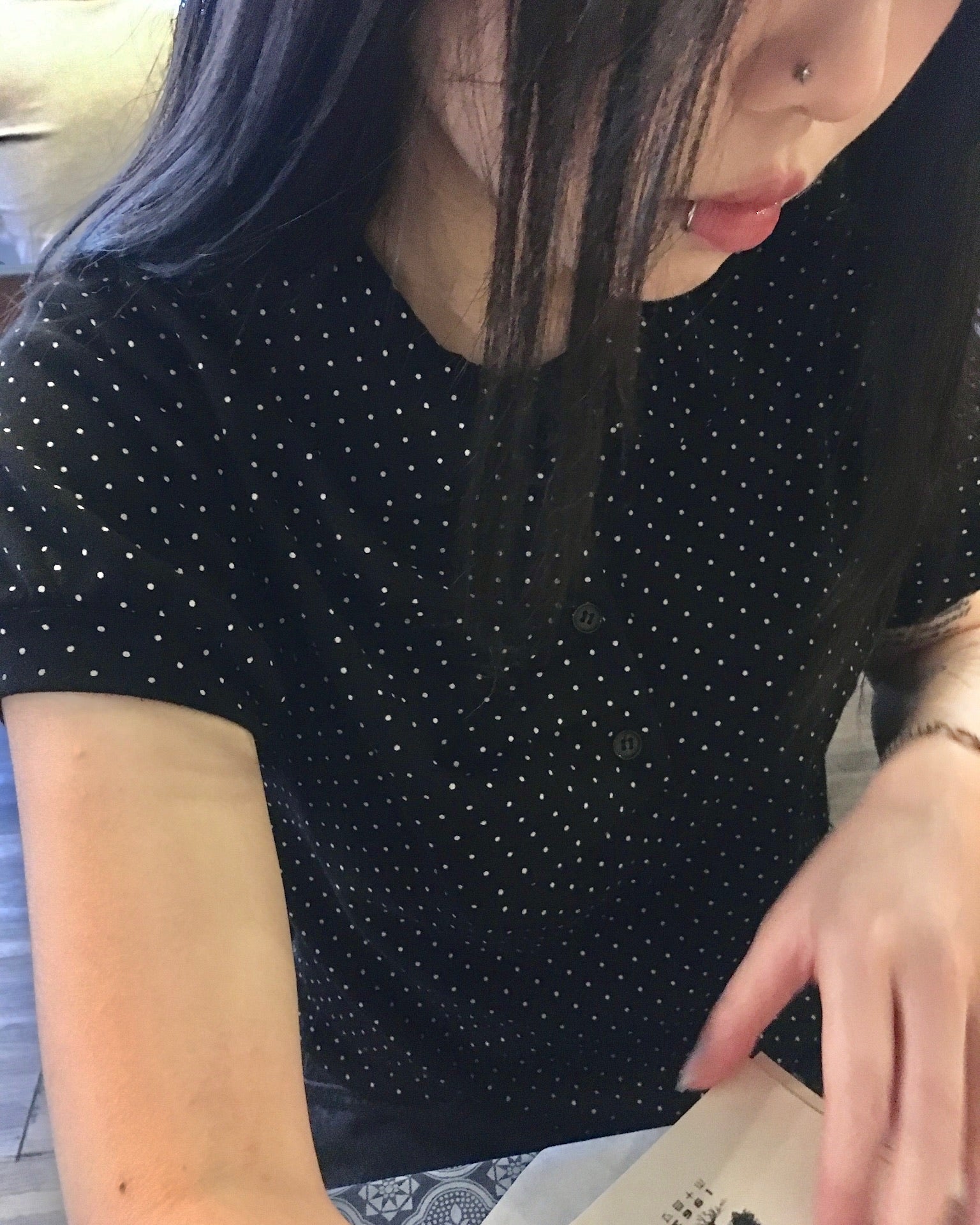 dot rounded puff tee (black)