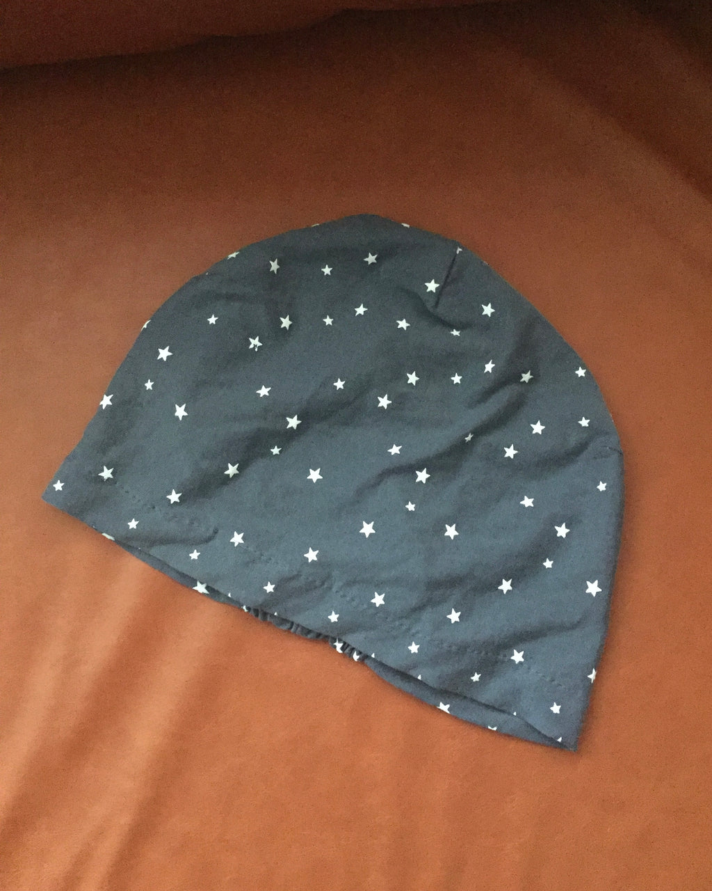 shooting star beanie (charcoal)