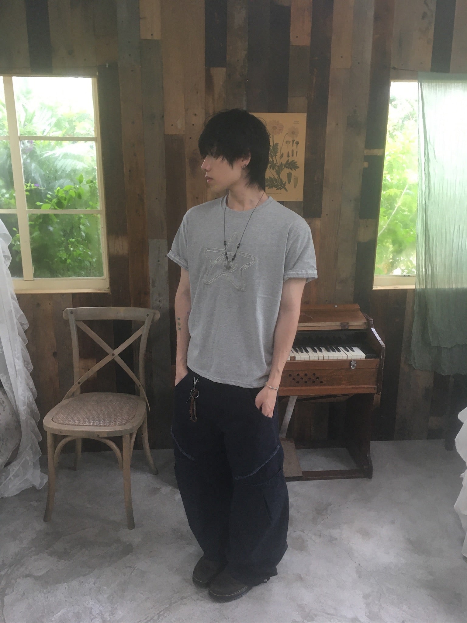 check star roll-up tee (grey)