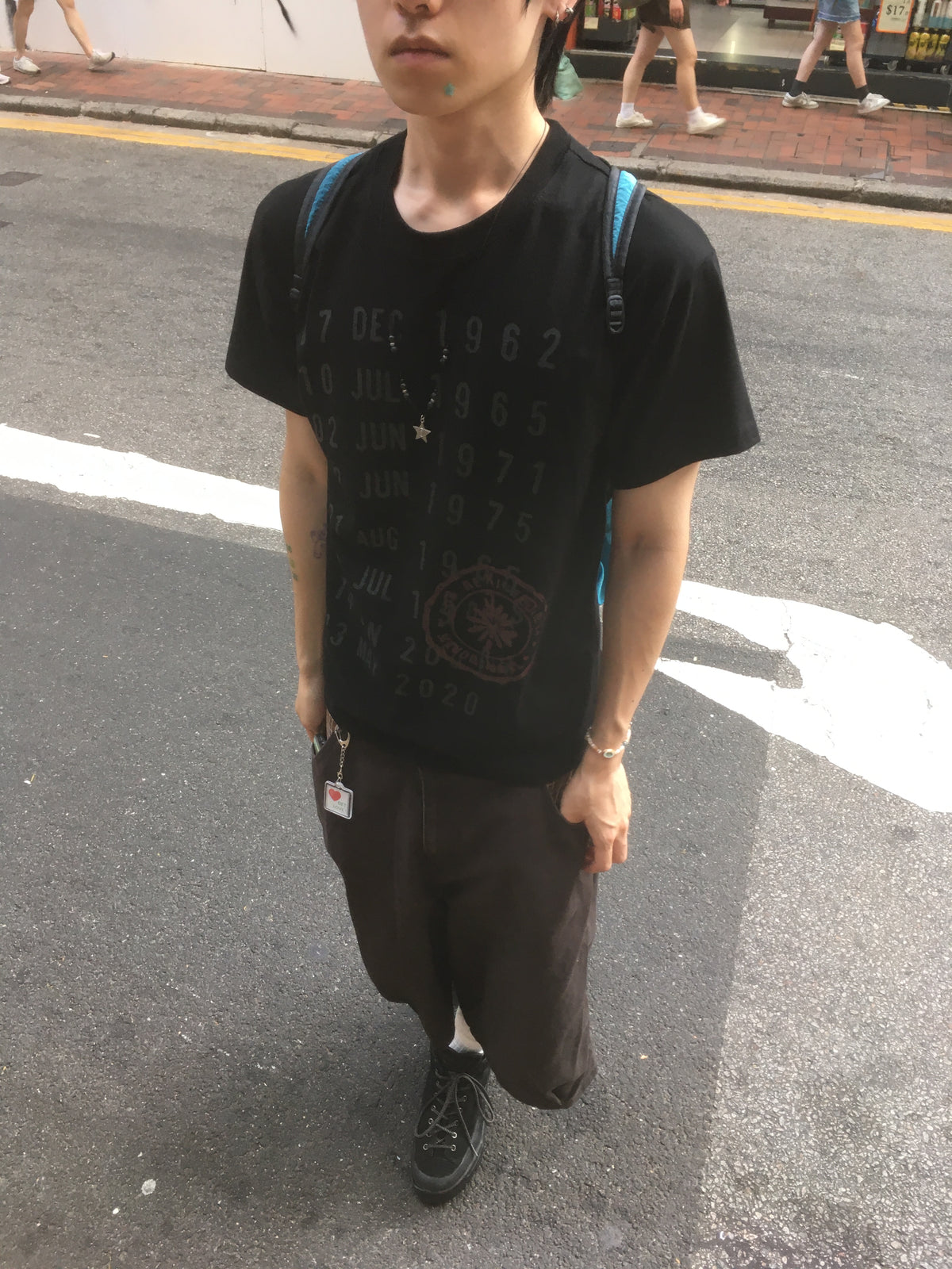 calendar print tee (black)