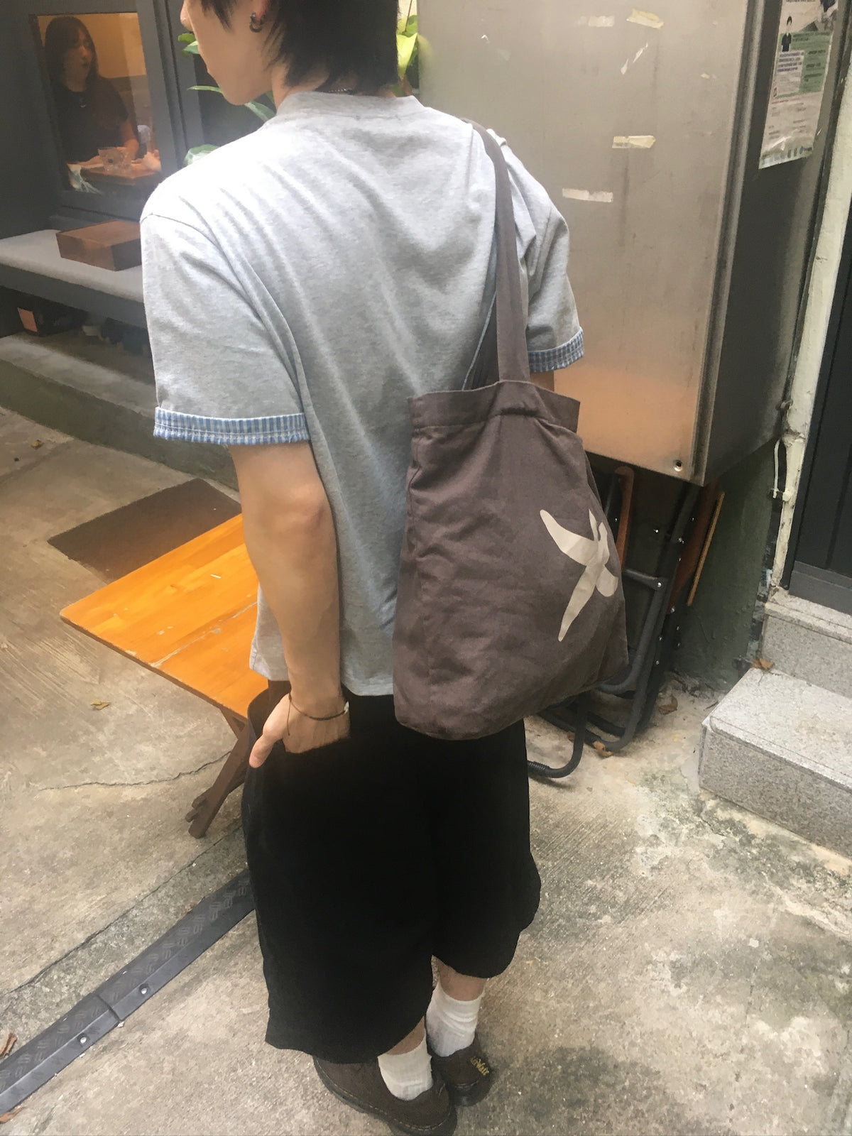 check roll-up pocket tee (grey)