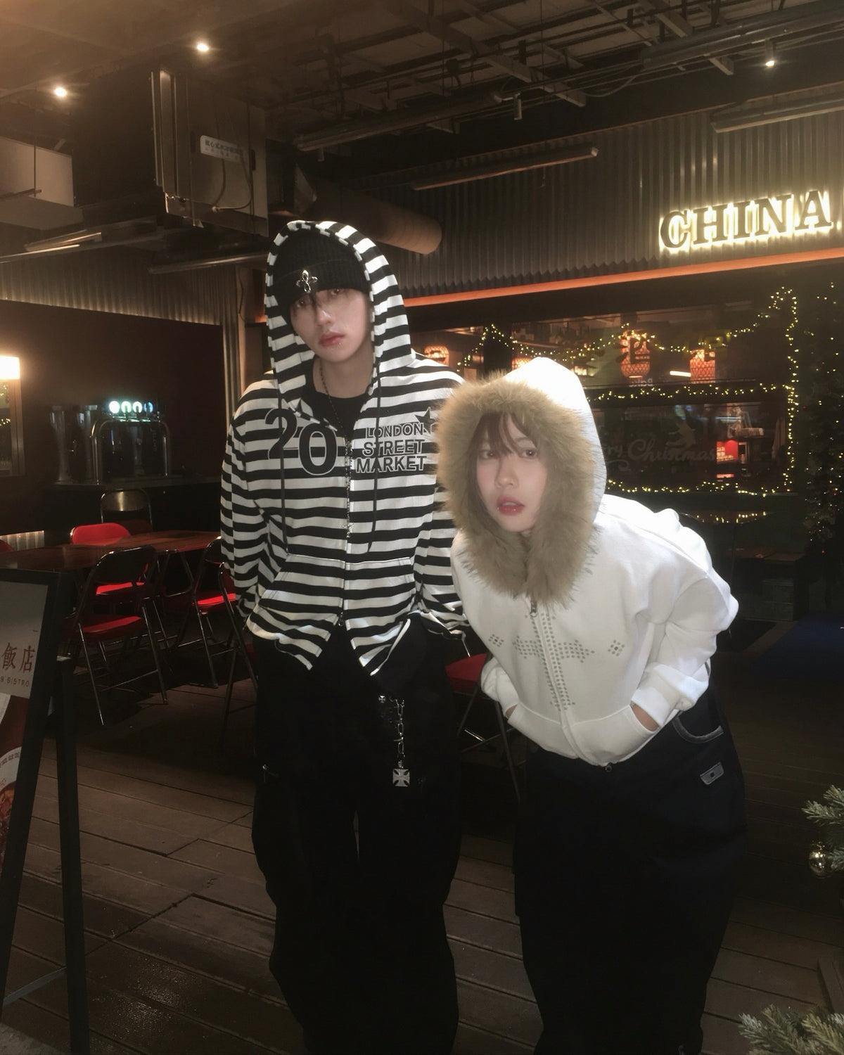 20 striped zip-up hoodie (black)