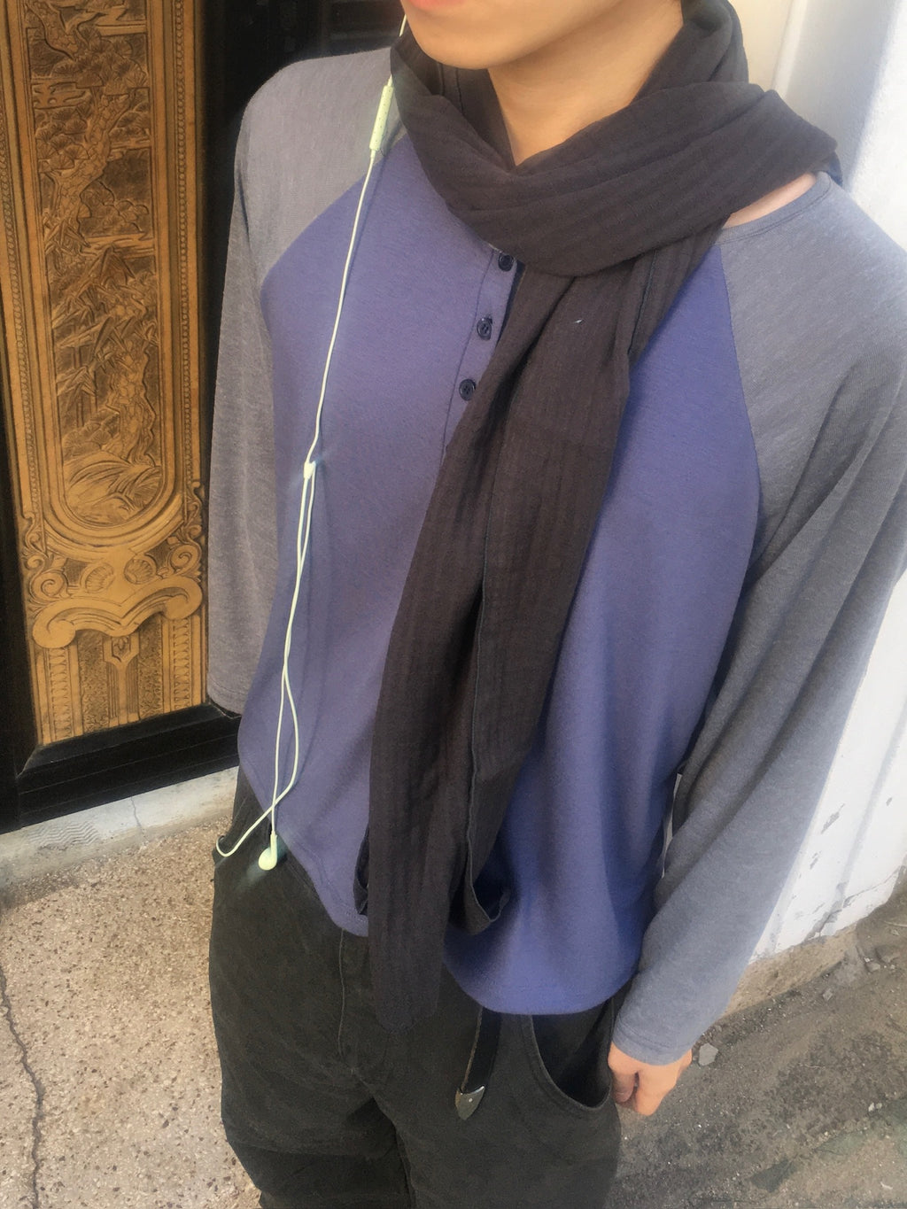 crinkle stripe scarf (charcoal)