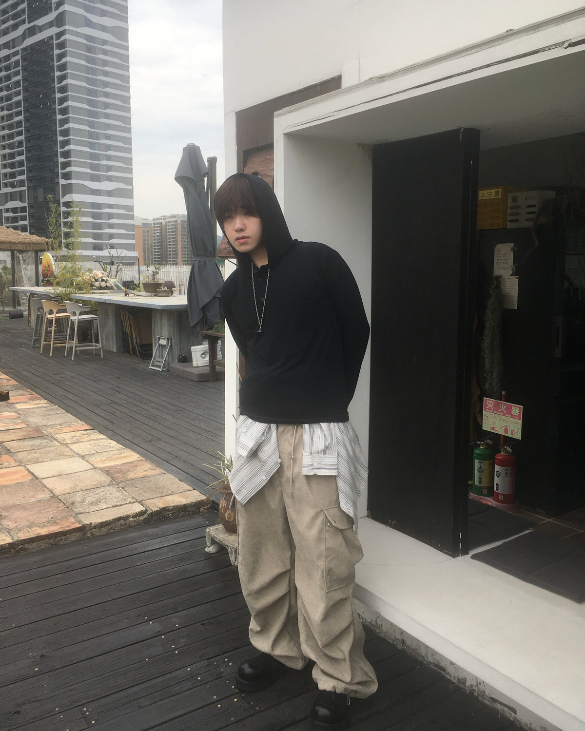 corduroy cargo pants (beige)