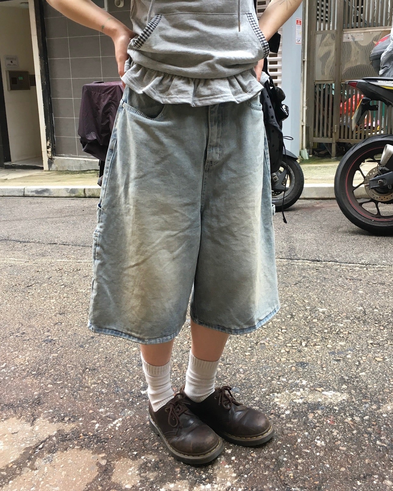 washed bermuda cargo jeans (blue)