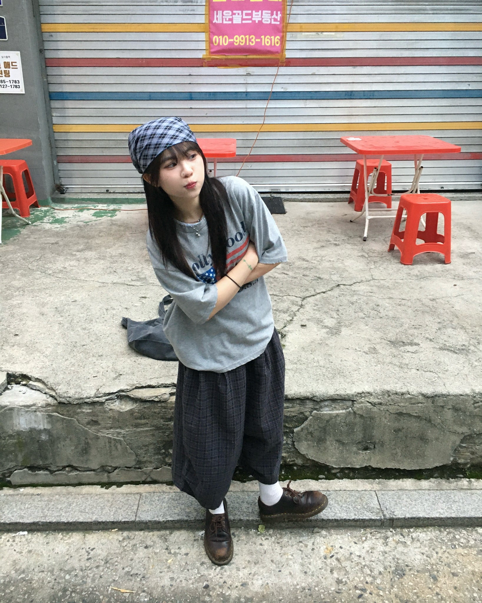 checked scarf (charcoal)